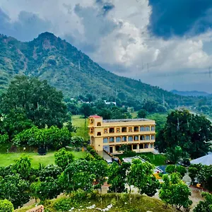 Udai Valley Resort- Top Rated In With Mountain View 4* Udaipur